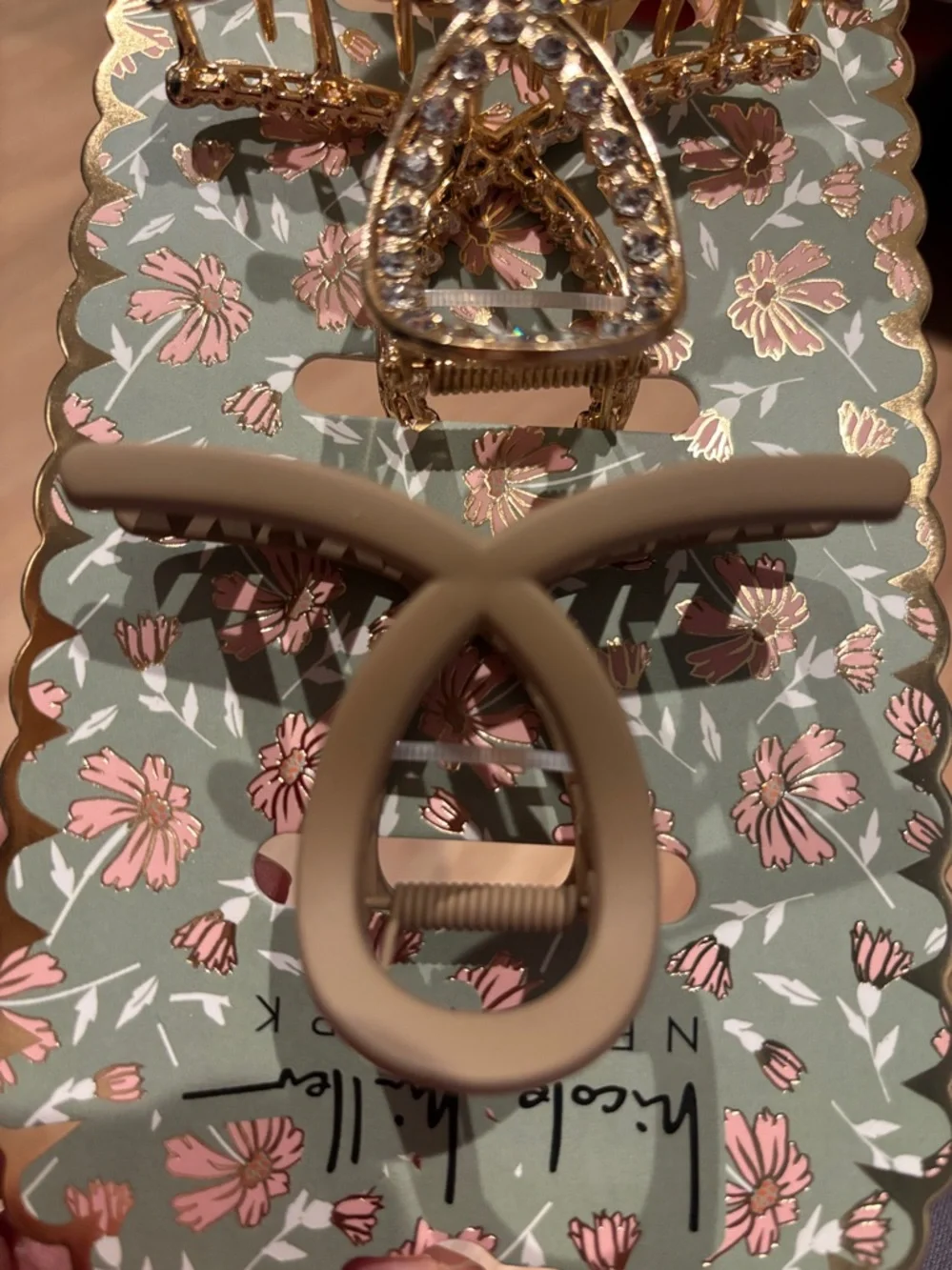 NWT Nicole Miller Rhinestone & Floral Beige Hair Claw Clip Set